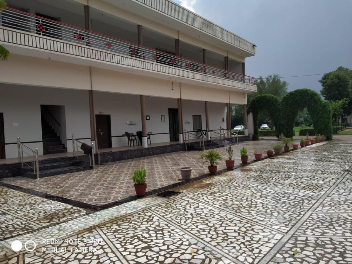 Goyal Bhawan Hotel Khatu Exterior photo